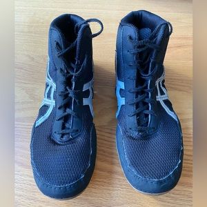 ASICS Men’s wrestling shoes size 9